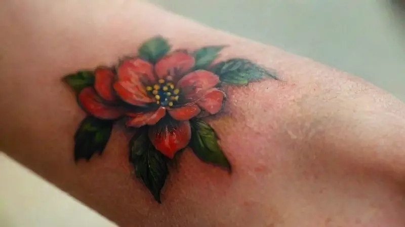 Foto detallada de un tatuaje curándose